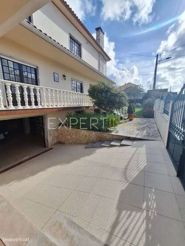 Excelente moradia isoladaT5 - próximo do centro - Caldas da Rainha - Grande imagem: 2/33