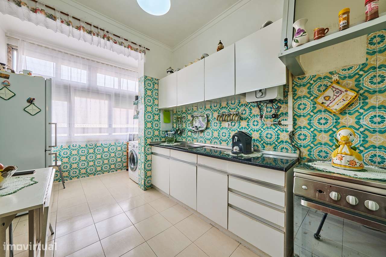 Apartamento com 3 quartos - Corroios-13