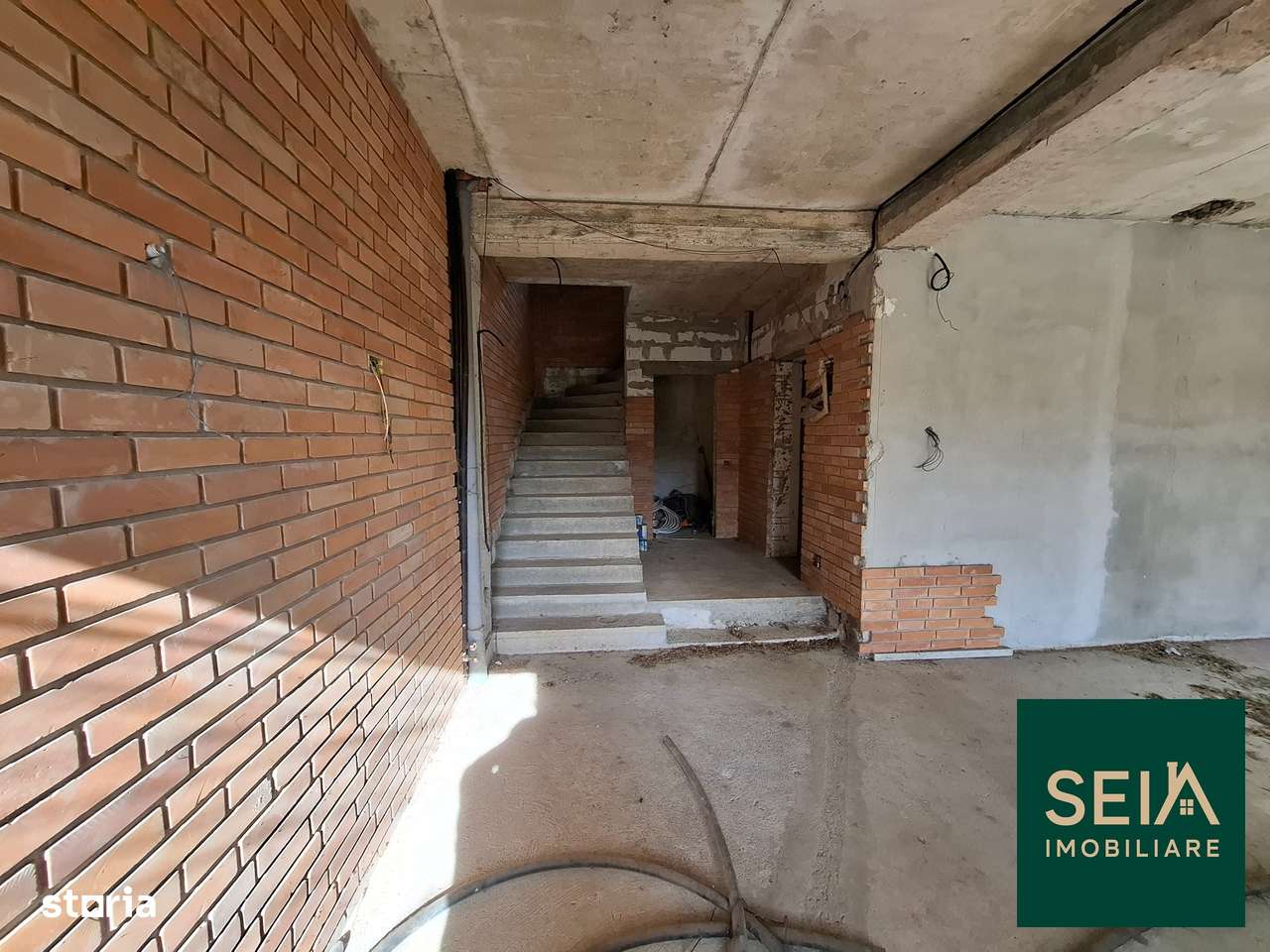 Vila + casă locuibilă + 1700 mp teren intravilan, | Pîncești - Sascut - Imagine principală: 4/9