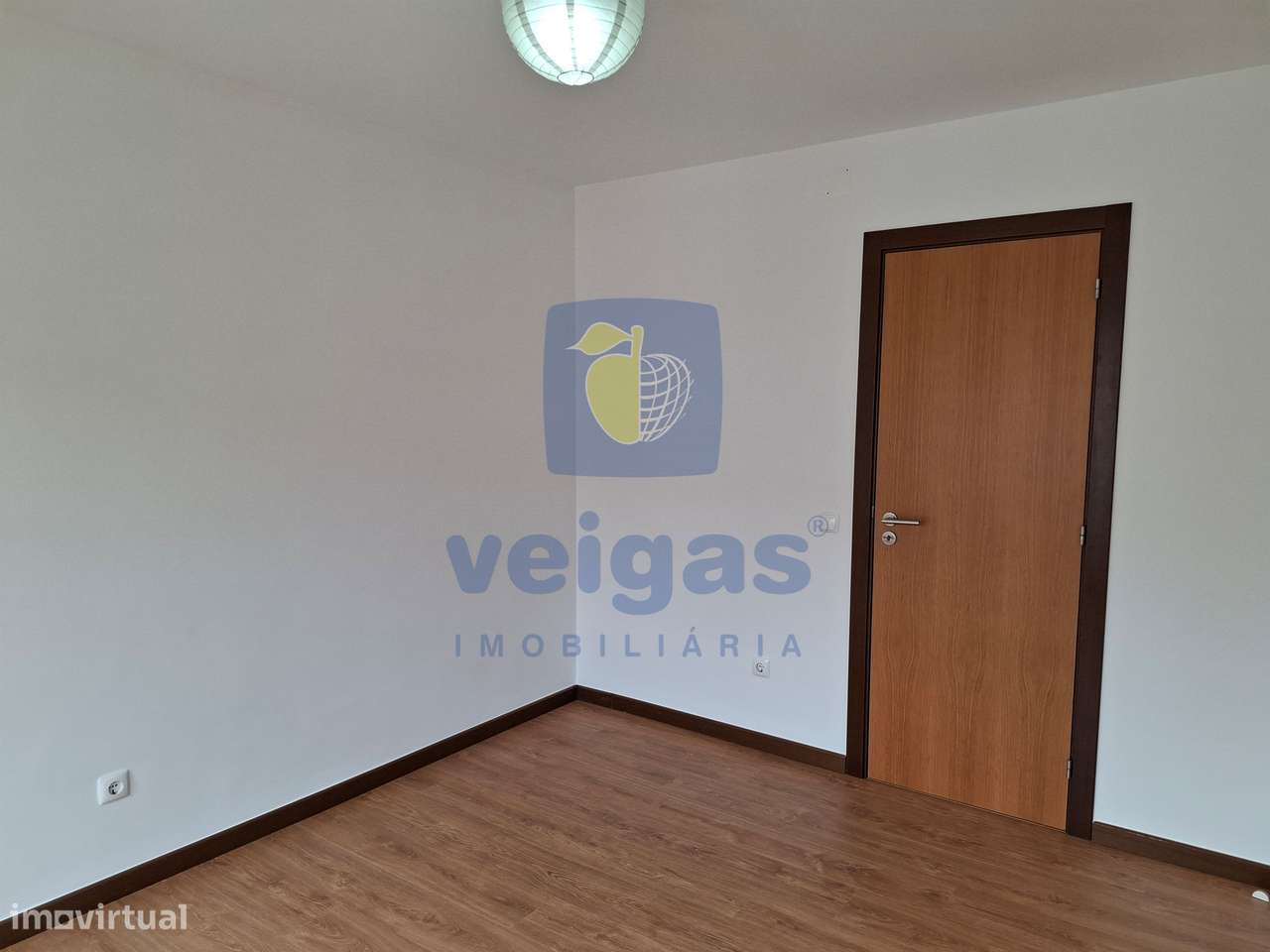 Apartamento T3 remodelado com terraço panorâmico, garagem e elevador,-22