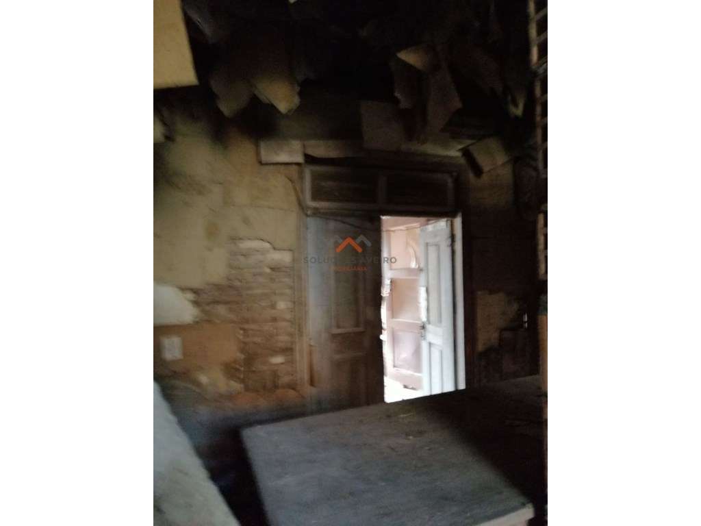 Moradia T4 com Espaço Comercial-19