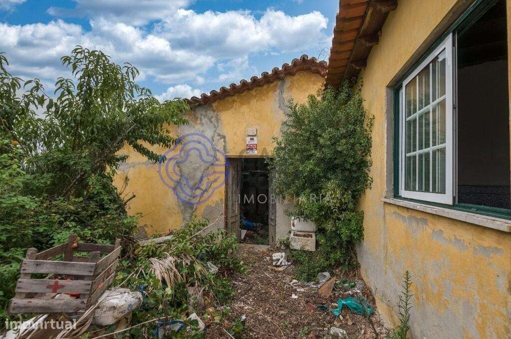 Moradia térrea T1 em Vidais, Caldas da Rainha para reconstruir-23