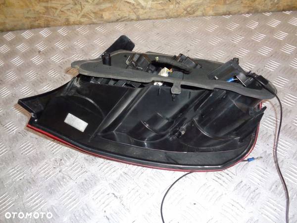 LAMPA LEWY TYŁ SEDAN PEUGEOT 407 04- - 6