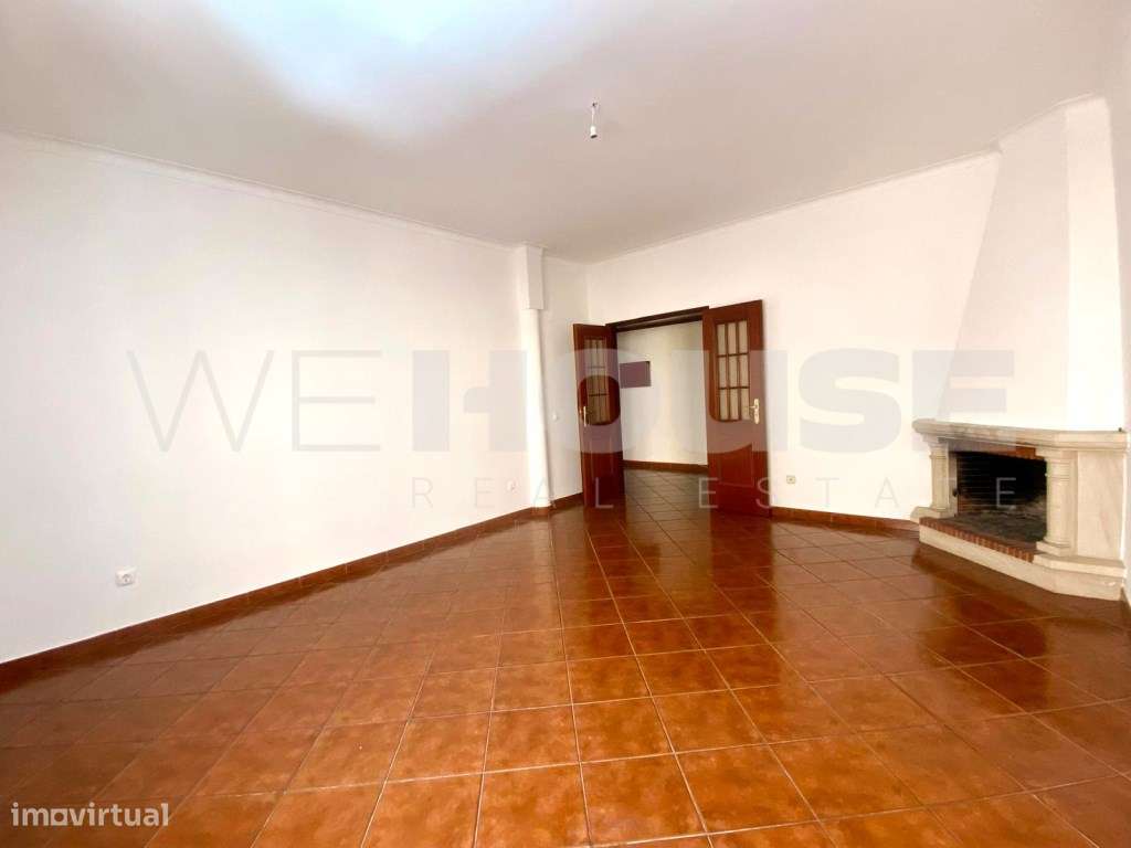 Apartamento T2 rés do chão alto, com 96m2-4