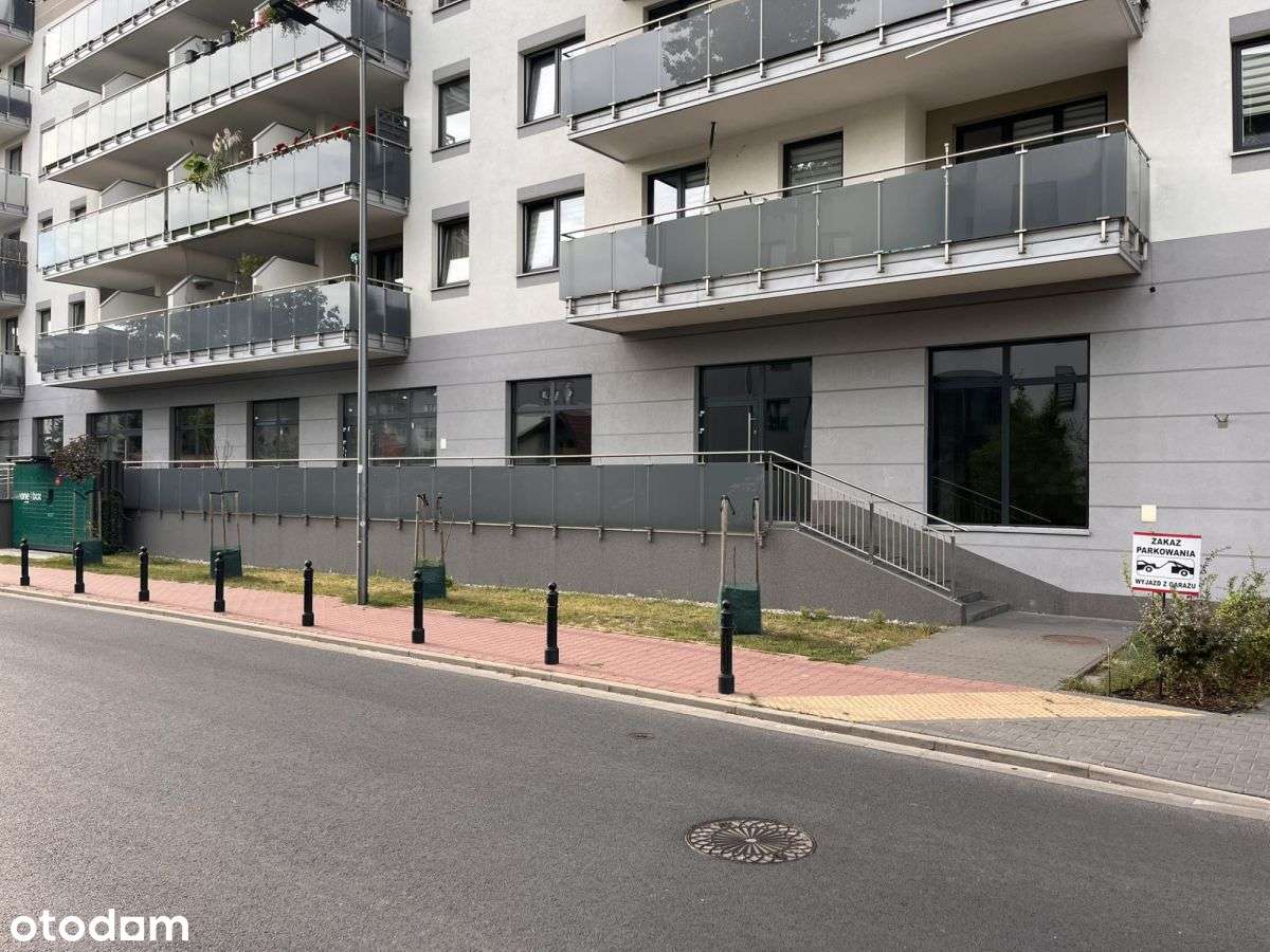 Prestiżowy lokal usługowy 180 m² – duże witryny-0