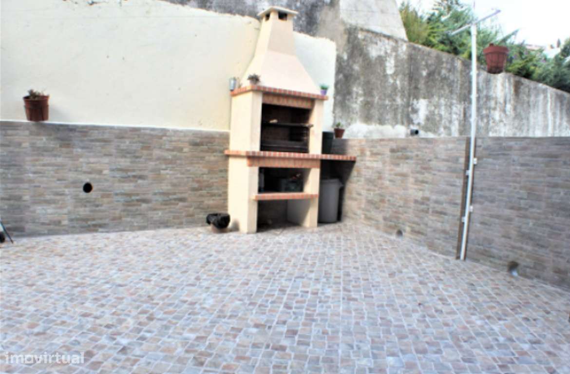 Excelente apartamento T4 grande c/novo no Barreiro junto rio-7
