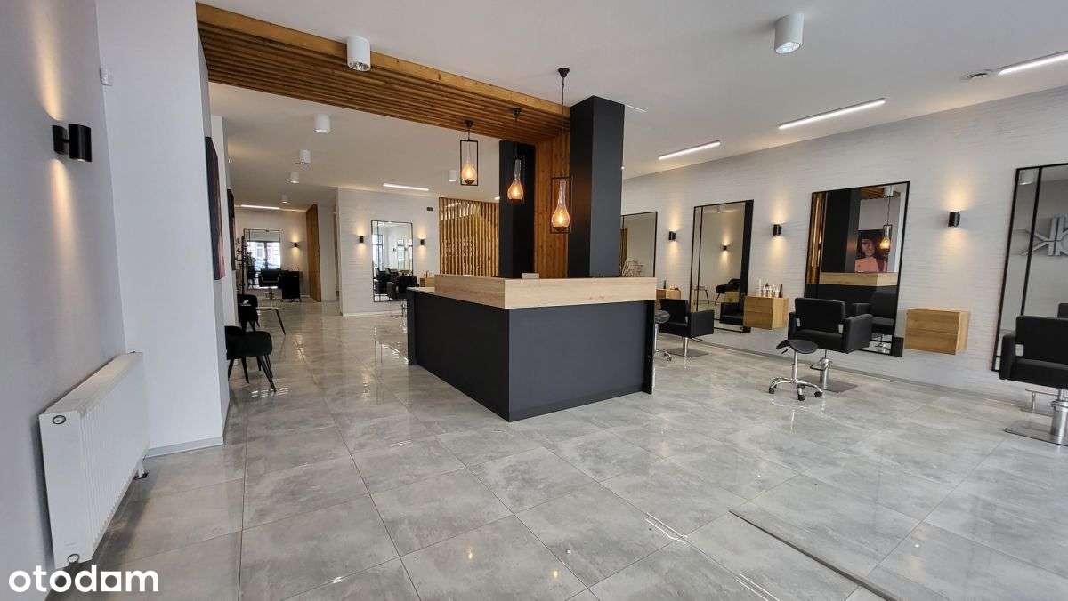 6-GO Sierpnia przy żeromskiego  Zakład fryzjerski.-0