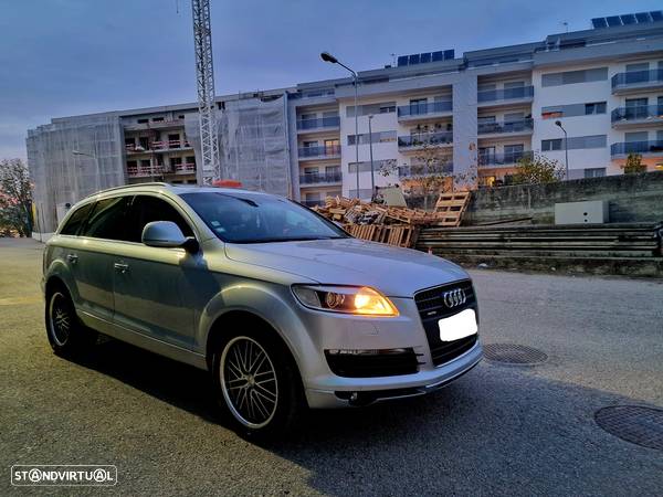 Audi Q7 3.0 TDi Sport Tiptronic - 6