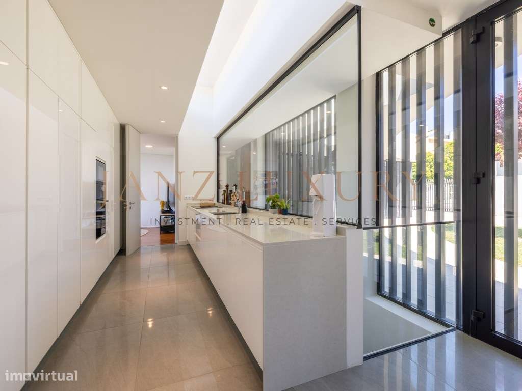 Moradia T4 Contemporânea com Vista Mar Total e Rooftop | Paço de Arcos-15