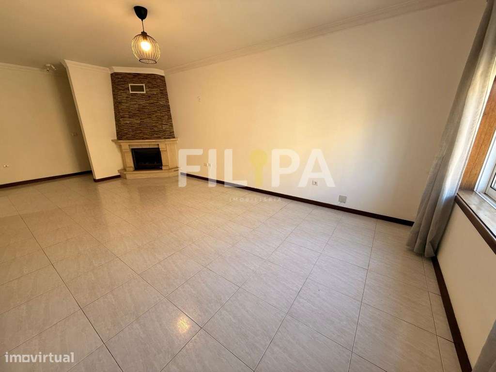T1 Centro de Valongo com ótimas áreas-9