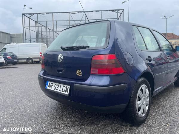 Volkswagen Golf - 4