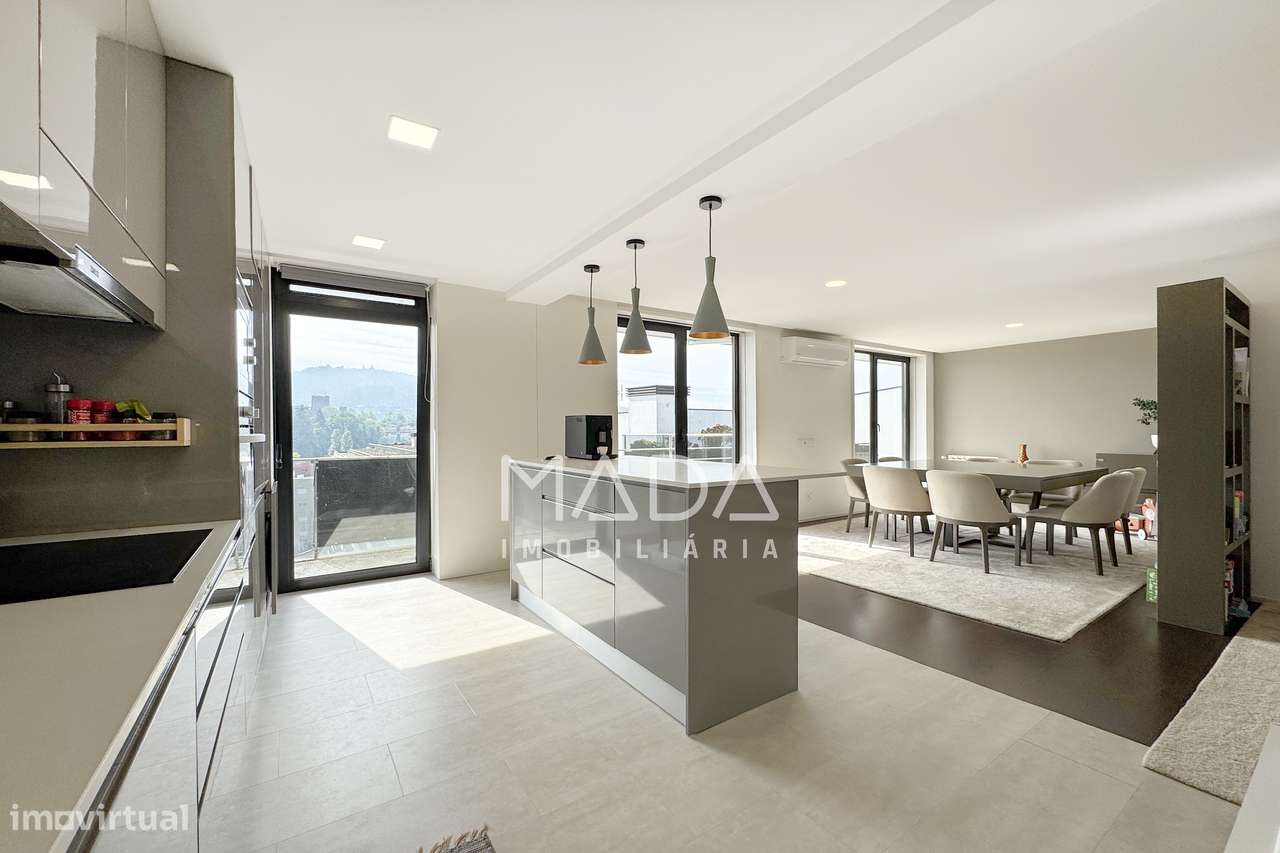 Apart. de luxo T3 (último piso) c/vistas p/Castelo de Guimarães-10