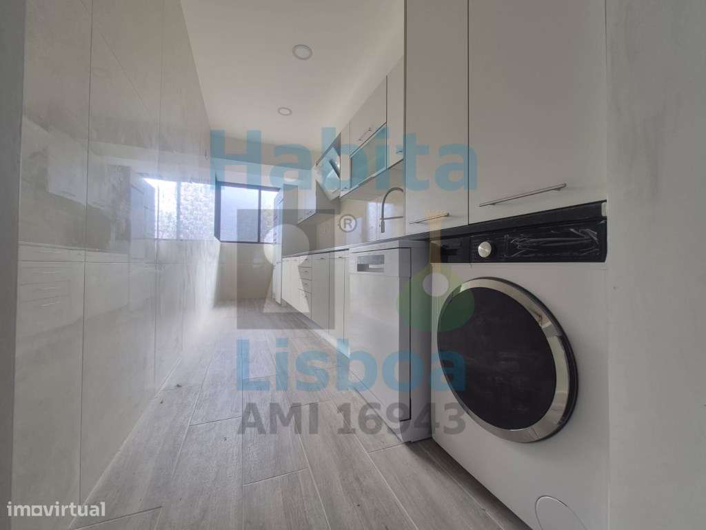 Duplex T3 Com Terraço junto à Praia Costa da Caparica-58