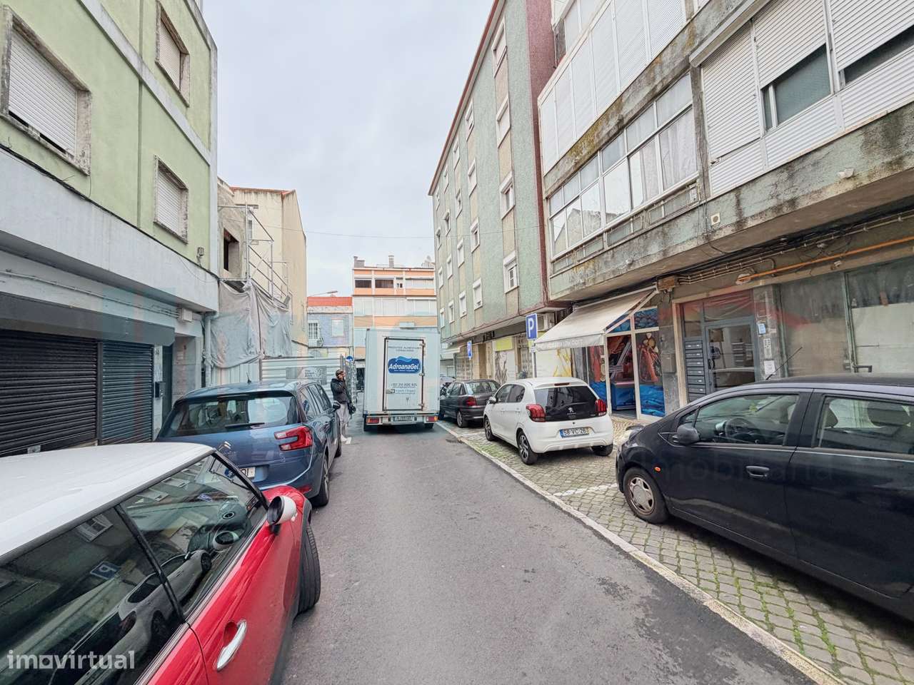 Apartamento T3 Remodelado e Mobilado no Centro de Moscavide-24