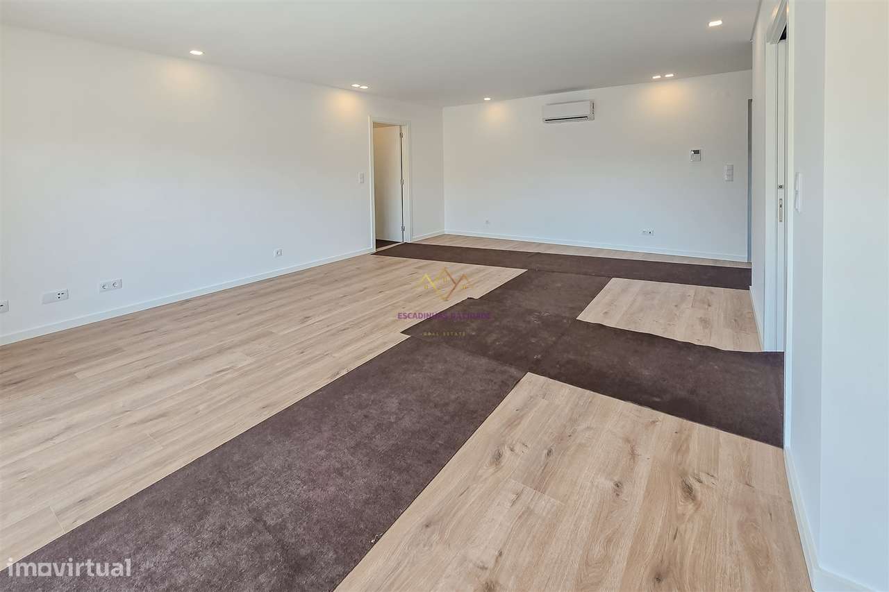 T4 com Piscina em Alverca-23