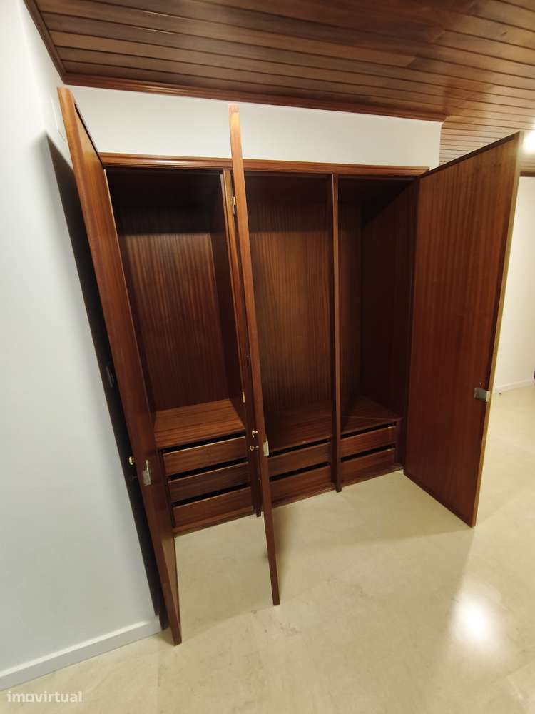 Magnífico T2 em excelente prédio / localização na Venteira - Amadora - Grande imagem: 3/19