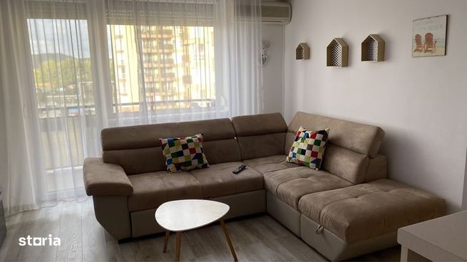 Inchiriez apartament