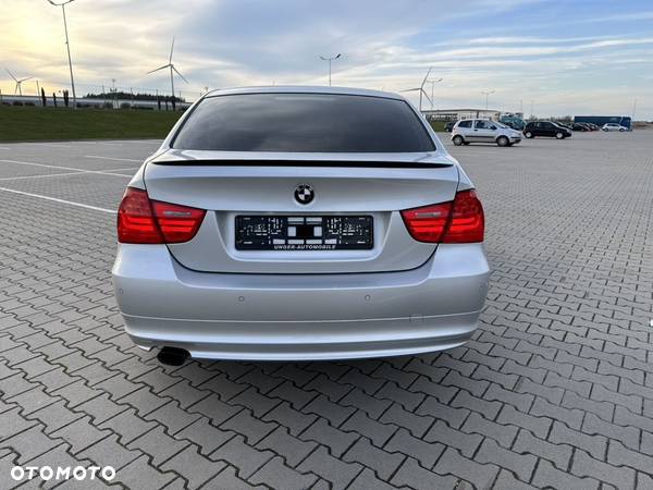 BMW Seria 3 318i - 5