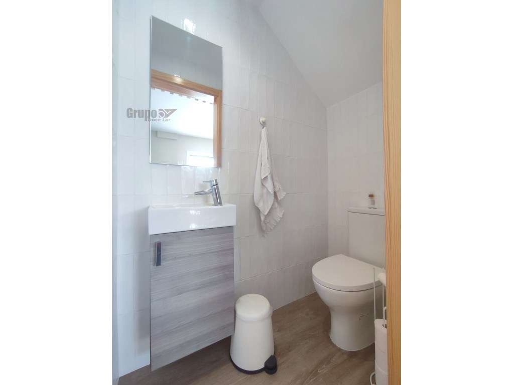 Moradia Geminada T3 Triplex, com Garagem e como Nova em Quinta do C...-10