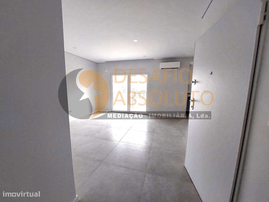 Apartamento T2 c/ varanda. Quinta do Conde - Pinhal do General-5
