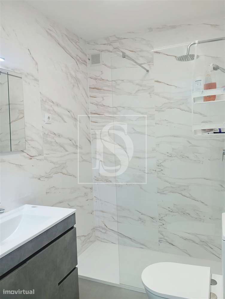 Apartamento T3, renovado, em Matosinhos-5