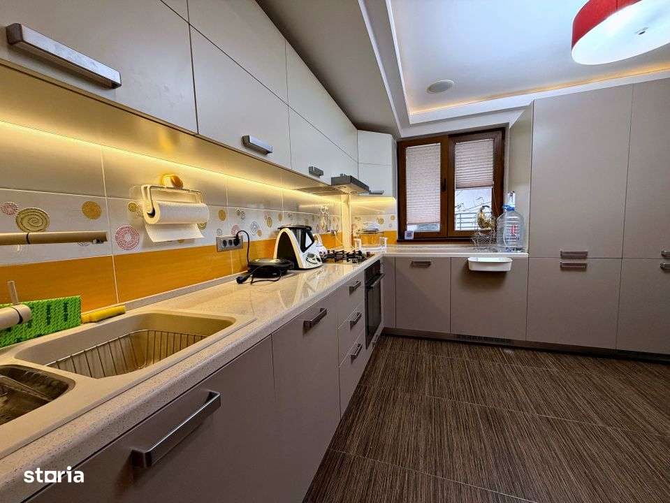 3 cam - 143 mp - Et.1/3 - 2 bai, 2 balcoane – Ghencea, An 2009-7