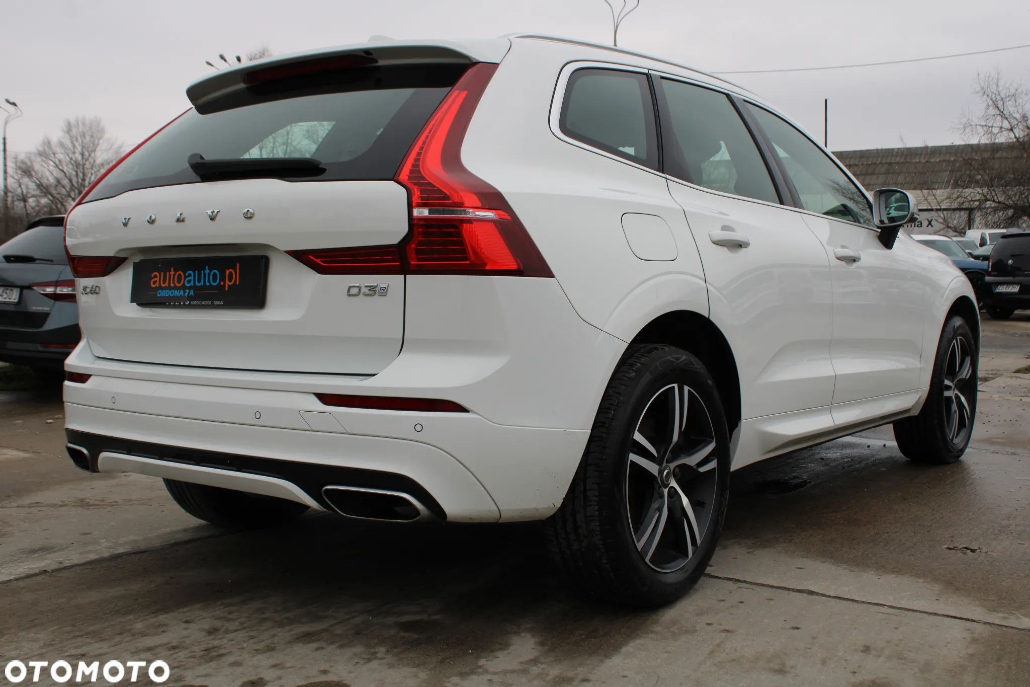 Volvo XC 60 D3 SCR R-Design - 3