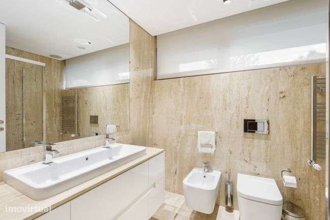 Exclusiva Moradia Individual Moderna e Luxuosa-26