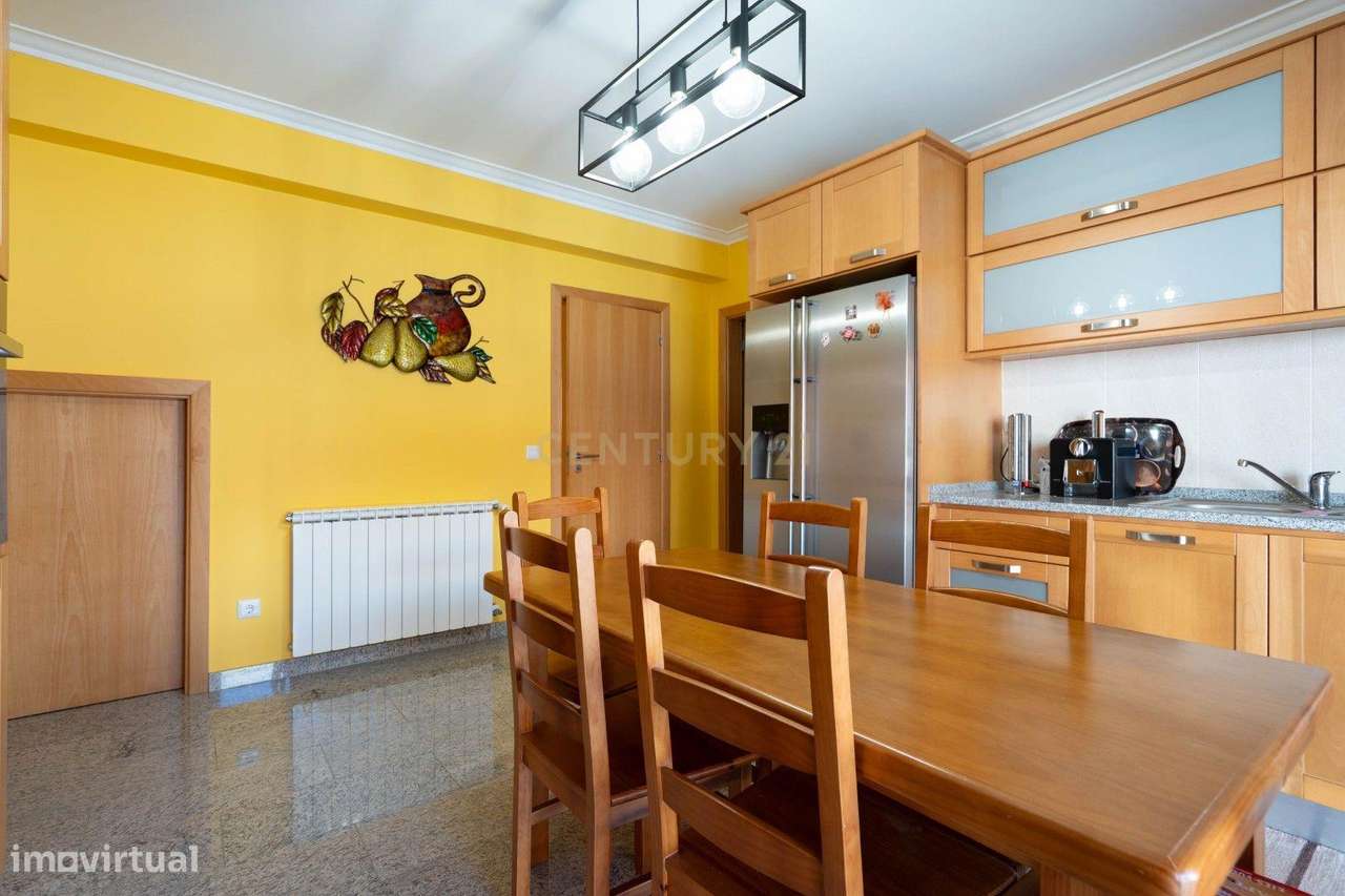 Moradia T3 - C/ espaço exterior e piscina-30