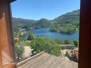 Casa venda Geres Rio Caldo e vistas Rio