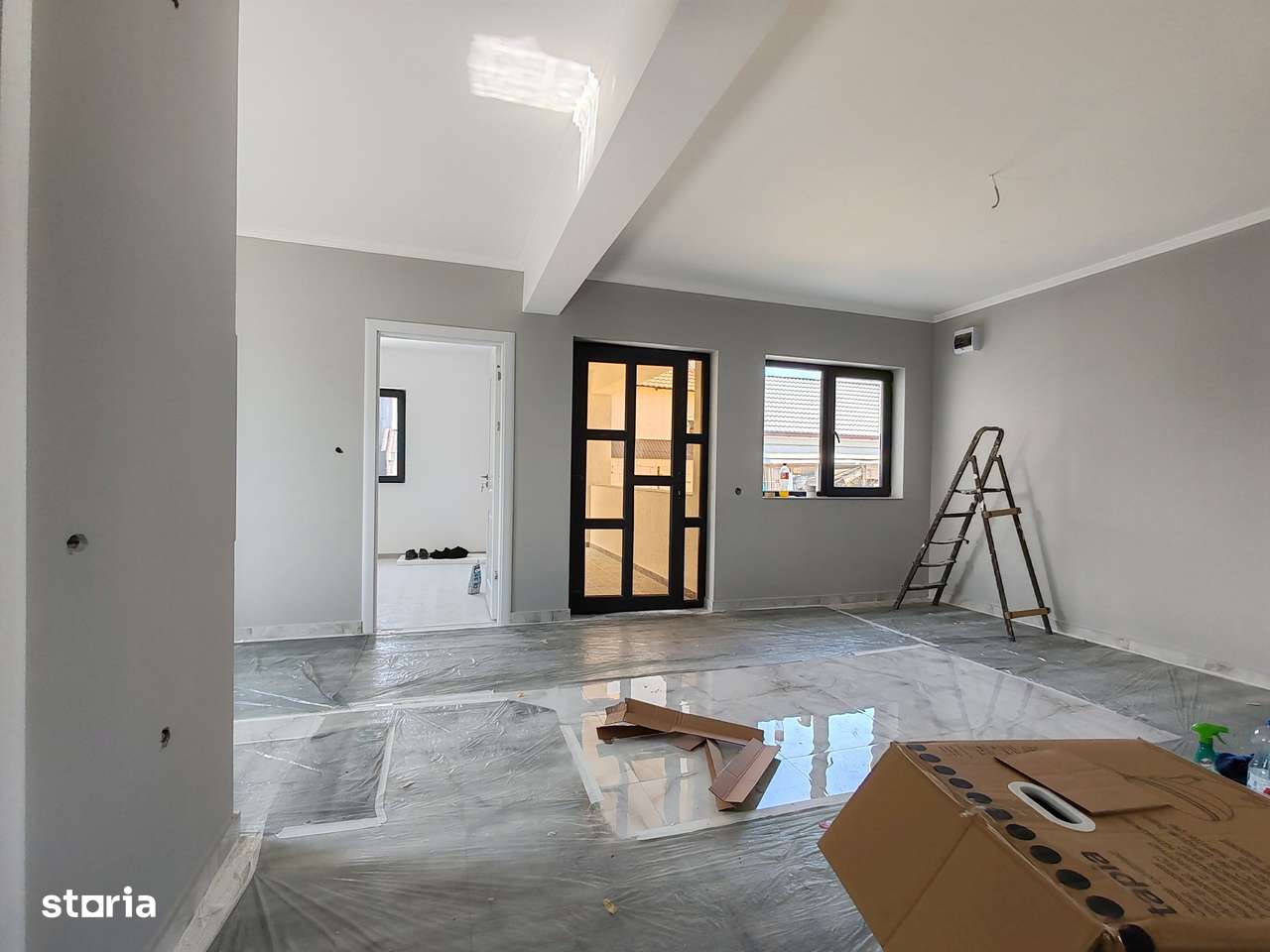 Vindem casa in Navodari-7