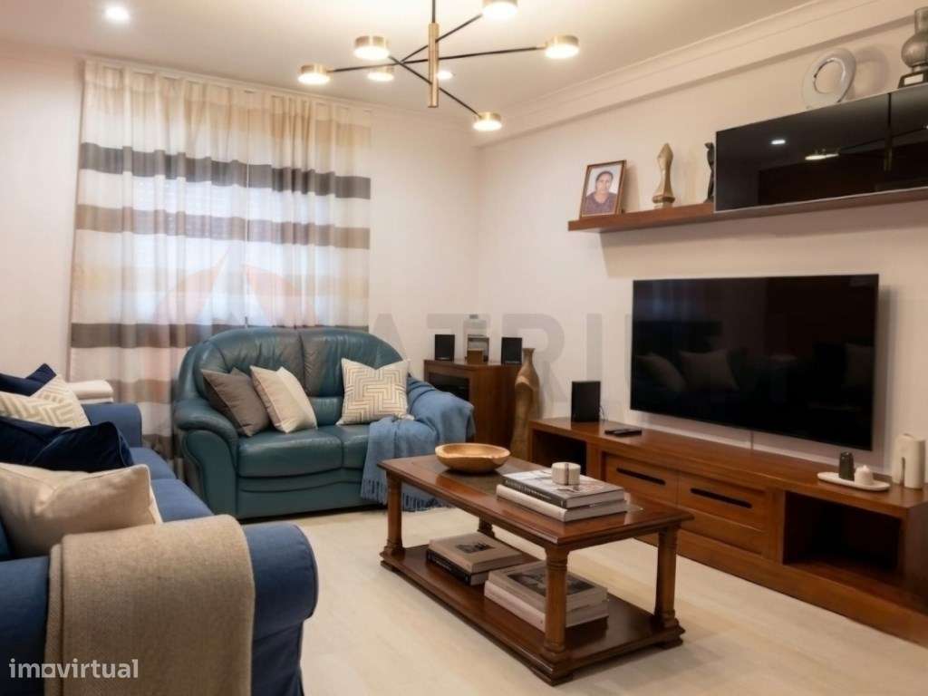 T3 Totalmente Remodelado no Montijo com Quintal e Anexo T0-5