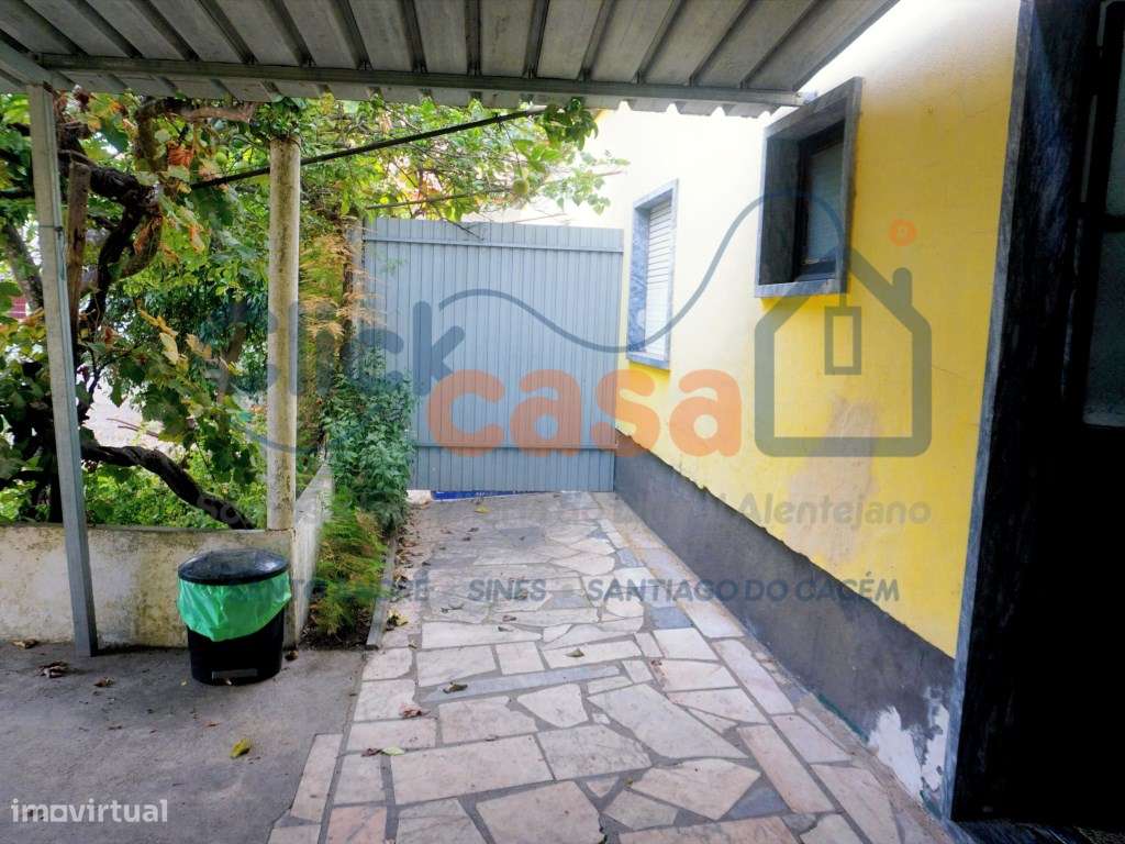 Oportunidade Única: Moradia T2 com Quintal de 415m² em Ermidas-Sado-10