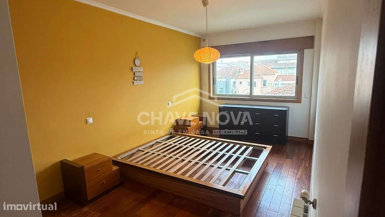 Apartamento T2 com garagem Box em Espinho (250m praia)-7