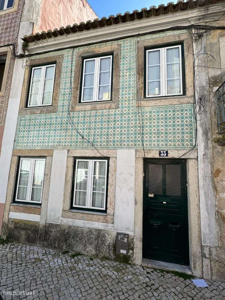 Prédio, cave, rés do chão e 1º andar - Grande imagem: 3/5