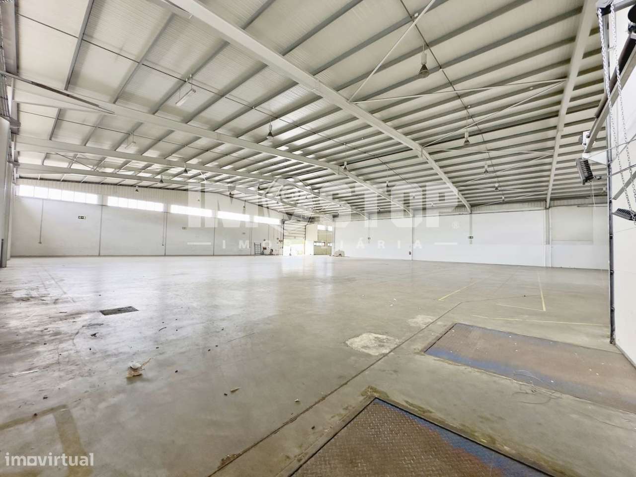 Armazém Industrial Albergaria-a-Velha - Grande Parquamento! - Grande imagem: 5/28