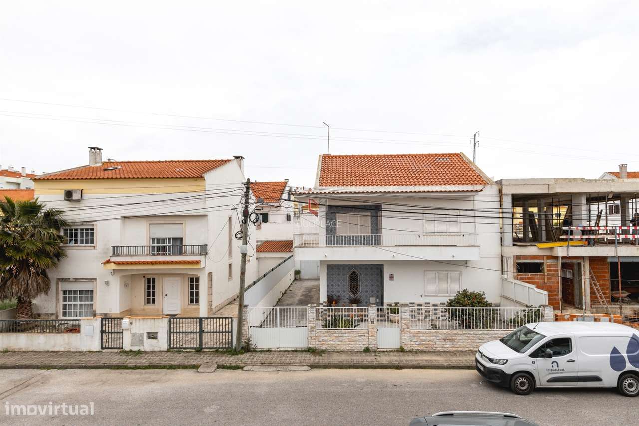 Moradia Premium T4 com Sótão, Ginásio, Garagem e Excelentes Áreas | Mo-25