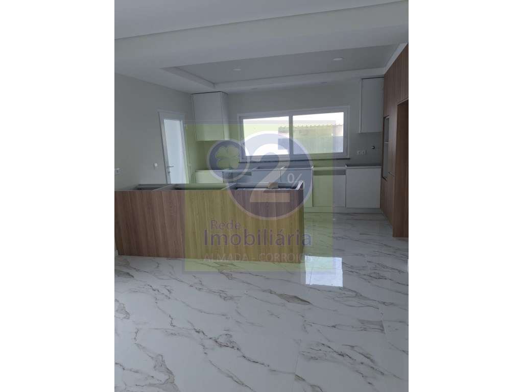 Moradia V5!Nova! Piscina-2