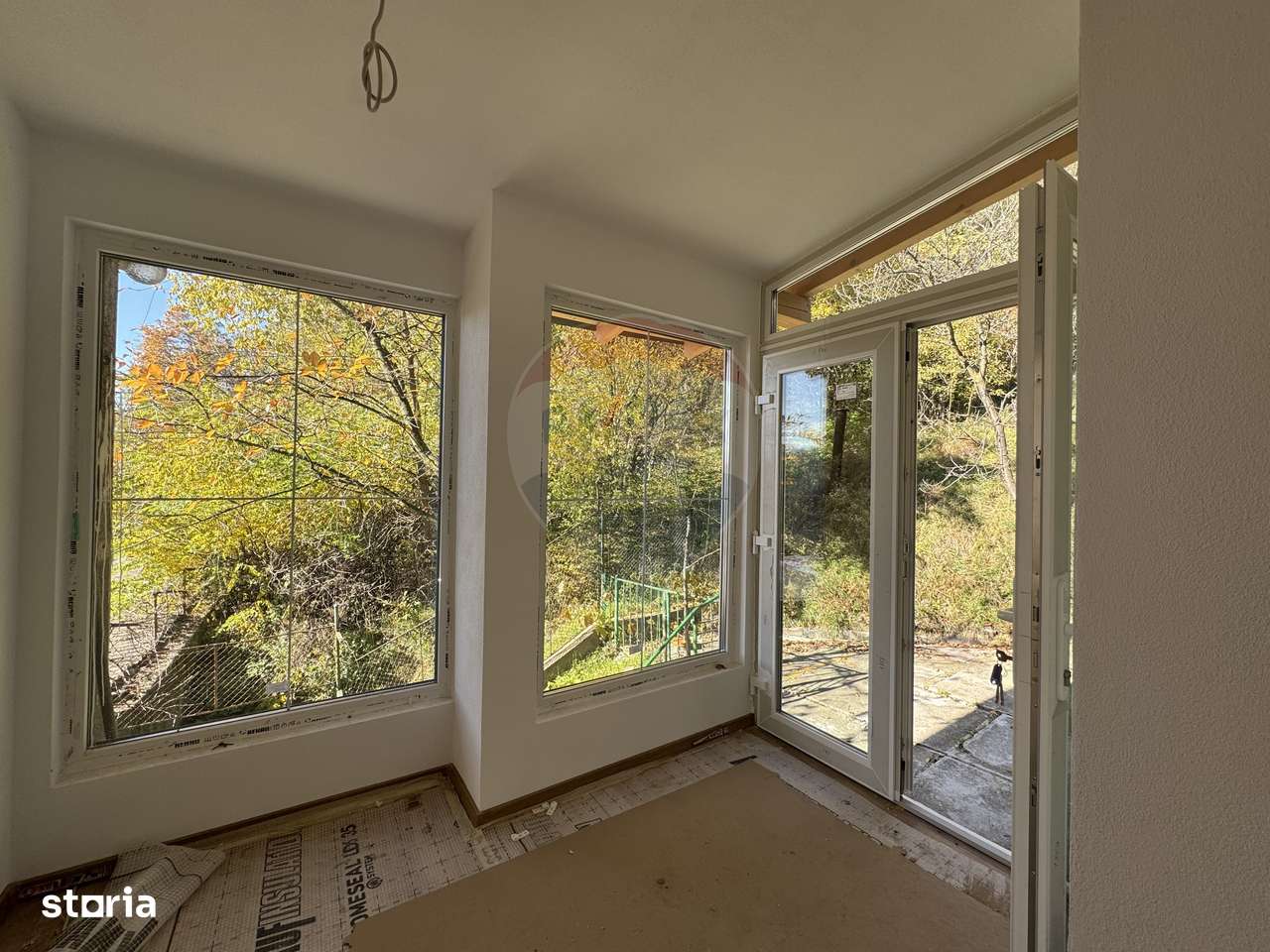 Casă complet renovată la interior în cartierul Vitrometan-6