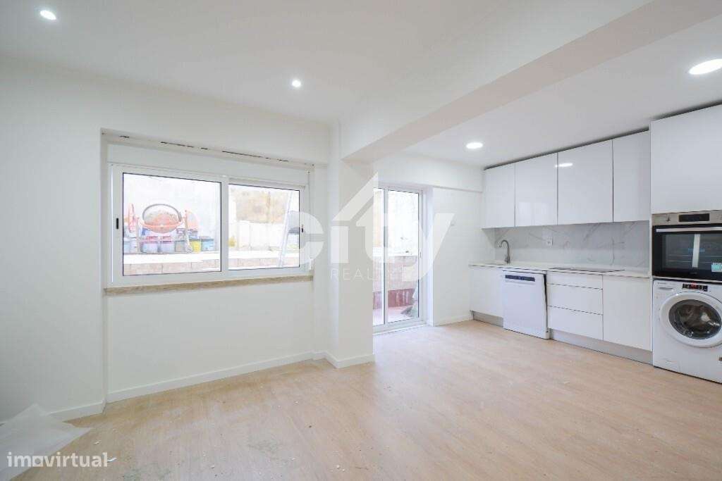 T2 Remodelado com Logradouro Privativo de 45m2 - Grande imagem: 2/21