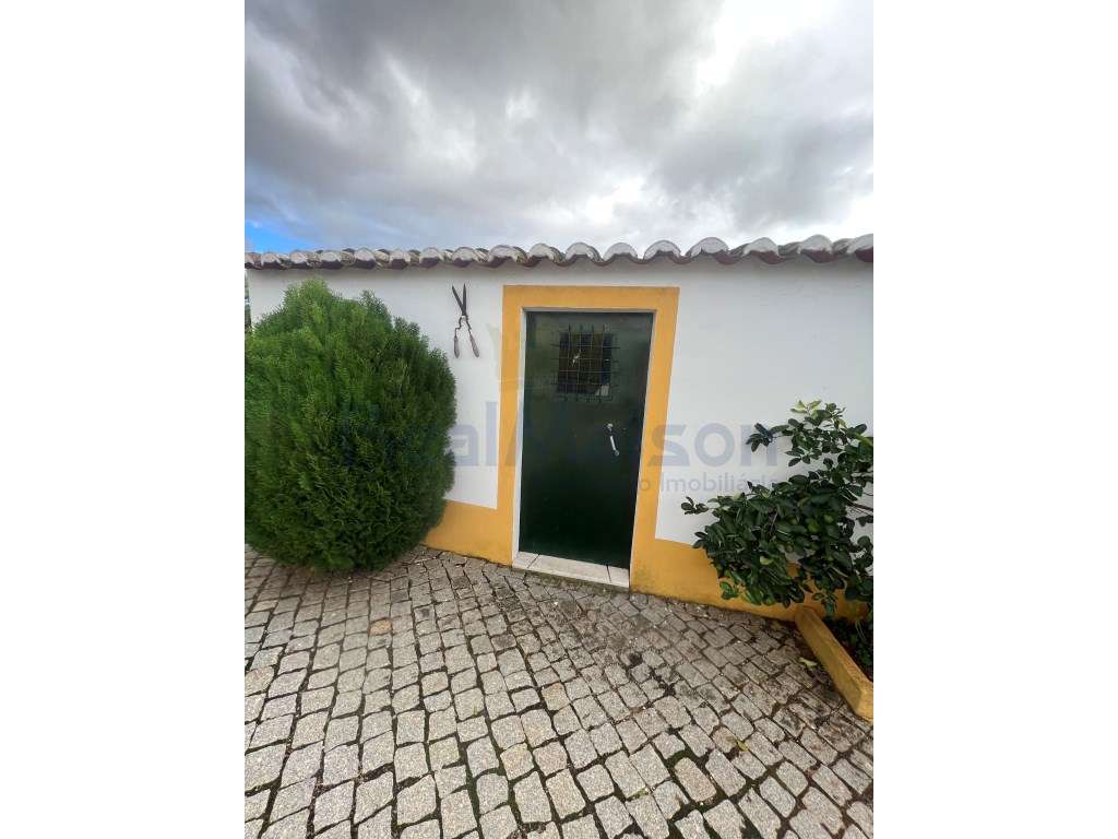 Vende-se Moradia T3 c/ Piscina em Vila Boim-31