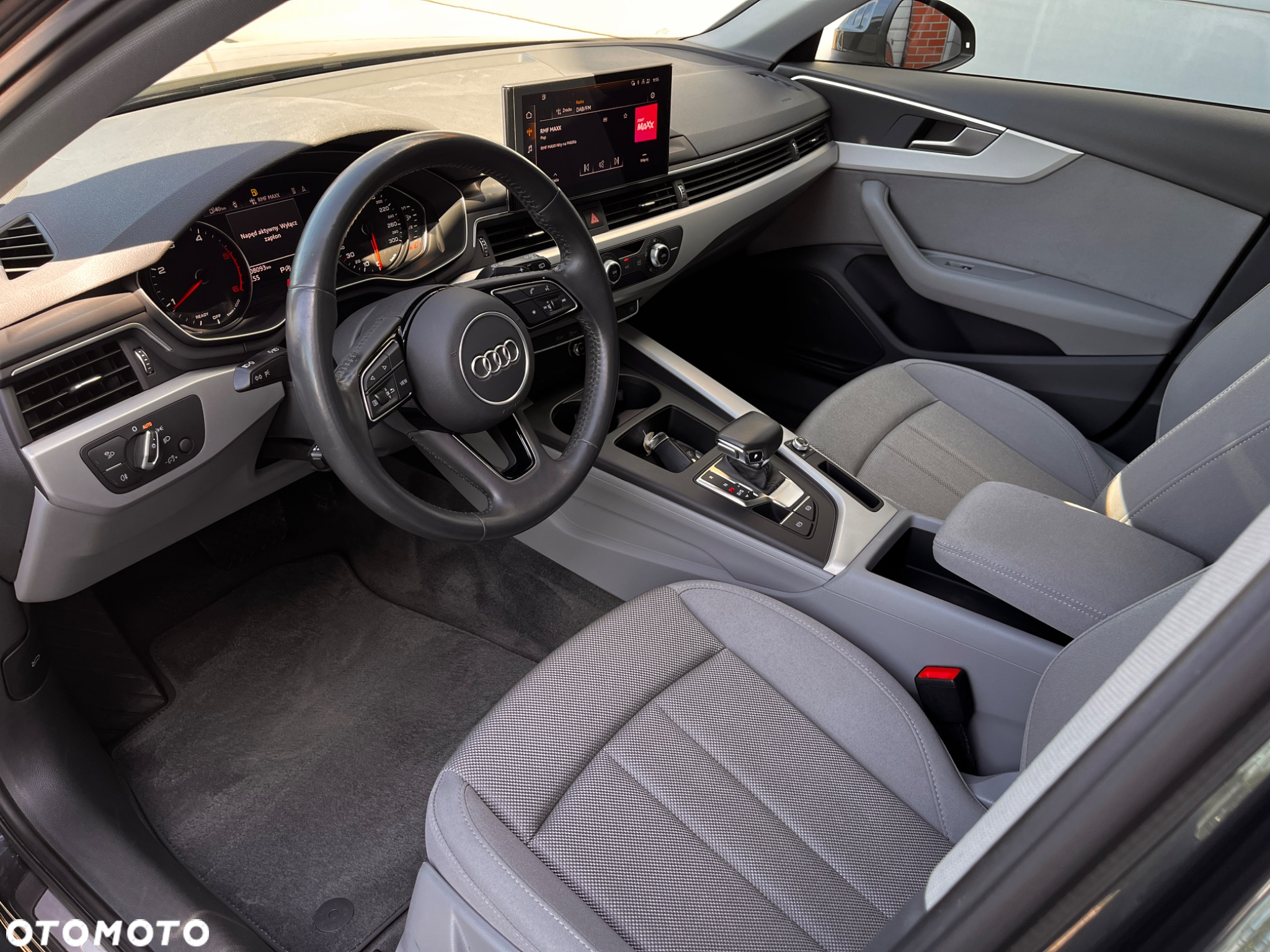 Audi A4 Avant 30 TDI S tronic - 25