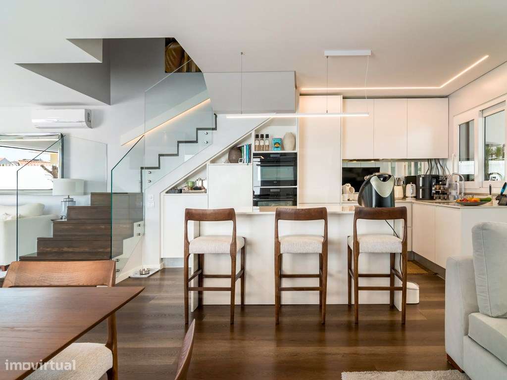Moradia de luxo T4 no Murtal com piscina aquecida e rooftop panorâmico-12