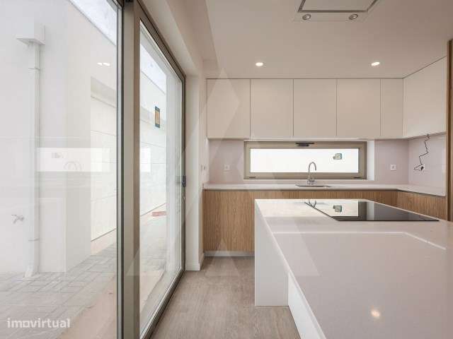 Moradia T4 + 1 de arquitetura moderna a 7 minutos do centro de Aveiro-11