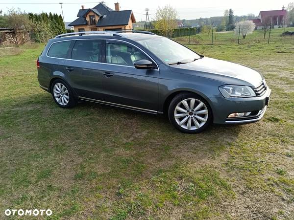 Volkswagen Passat 2.0 TDI DPF Highline - 24