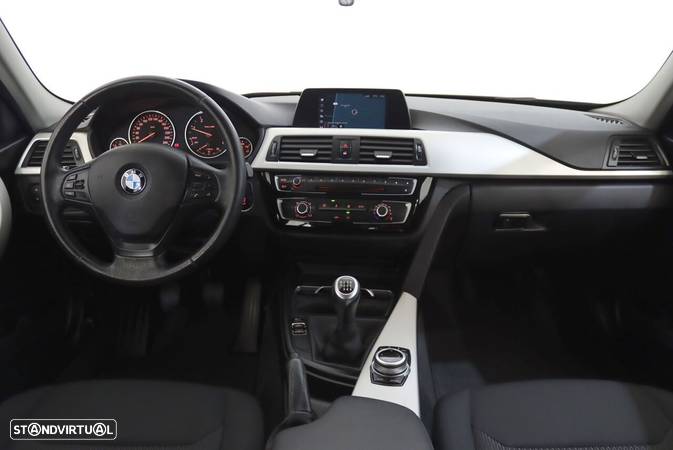 BMW 318 d Touring Advantage - 7