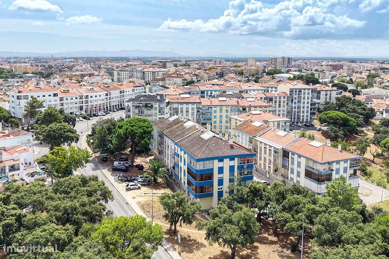Apartamento T3 em Amora, Seixal-26