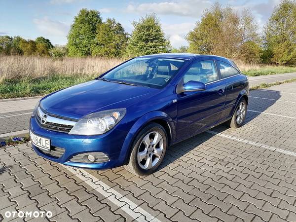 Opel Astra III GTC 1.8 Cosmo - 1