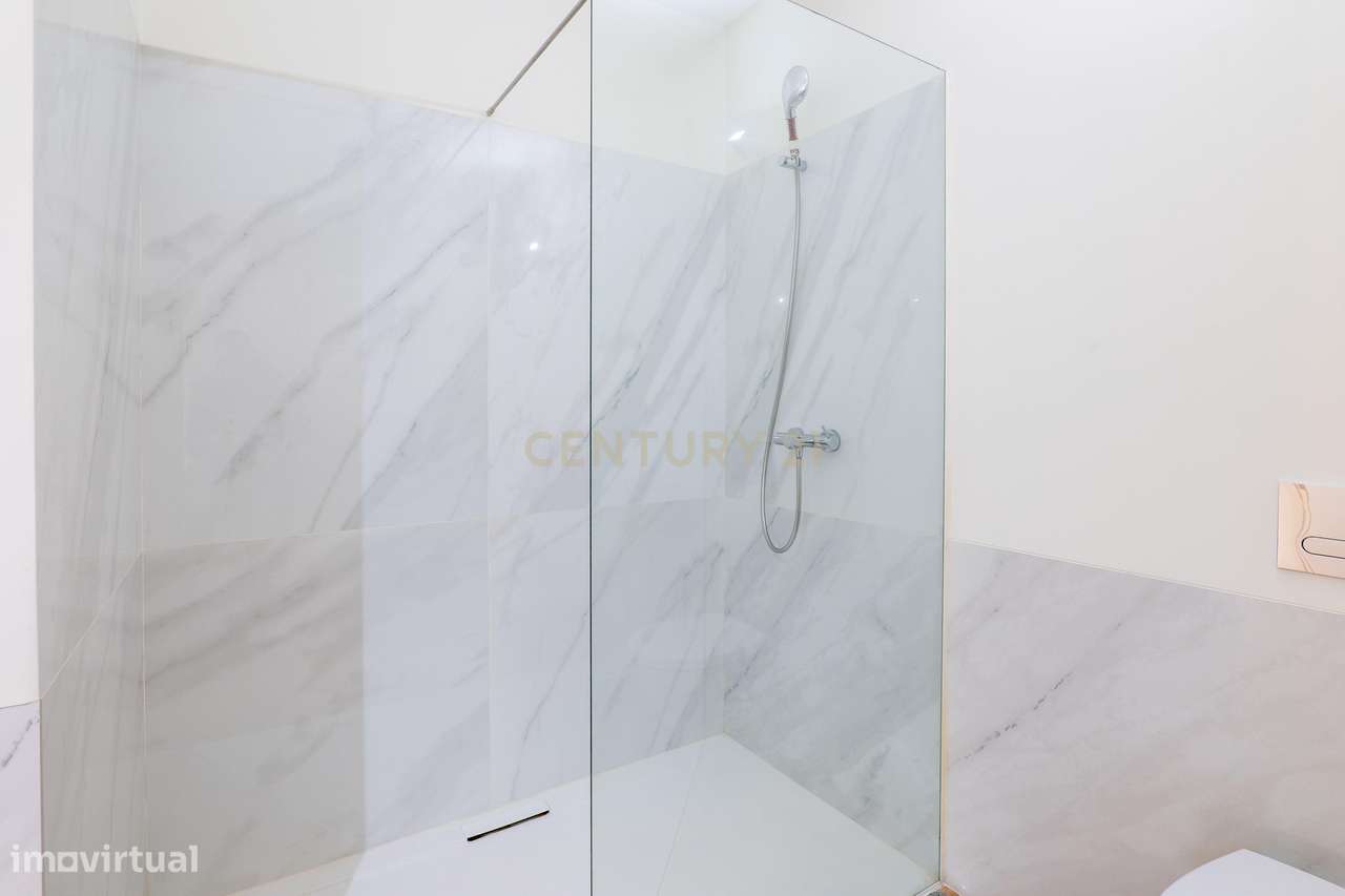 Apartamento T2 praticamente novo , nas Antas, Porto-19