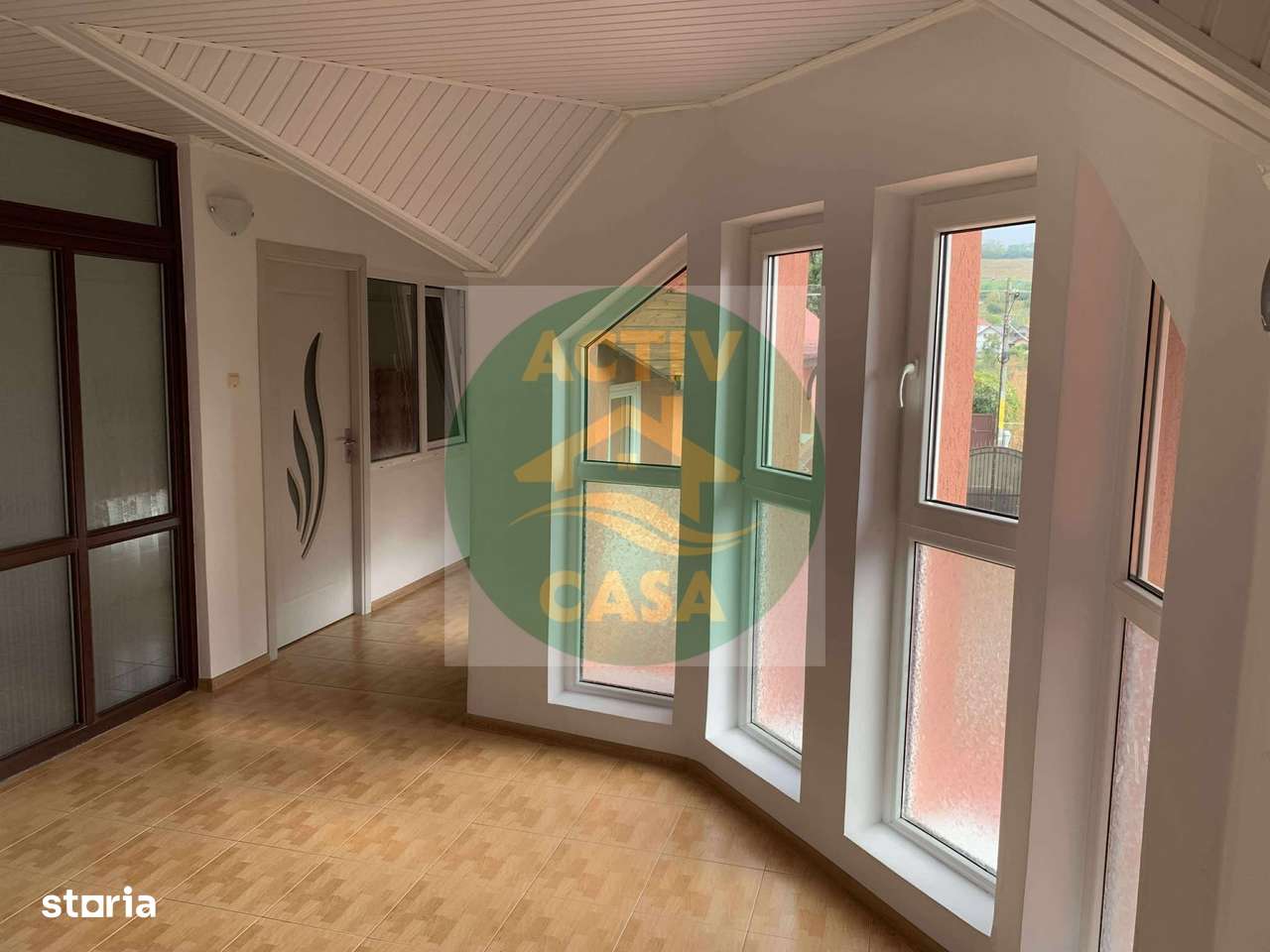 Casa de vanzare - Imagine principală: 4/10